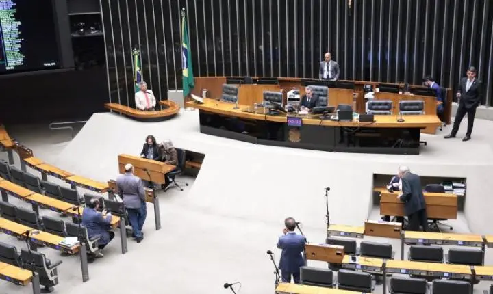 Câmara dos Deputados aprova redução de prazo para benefício fiscal em importação de cacau