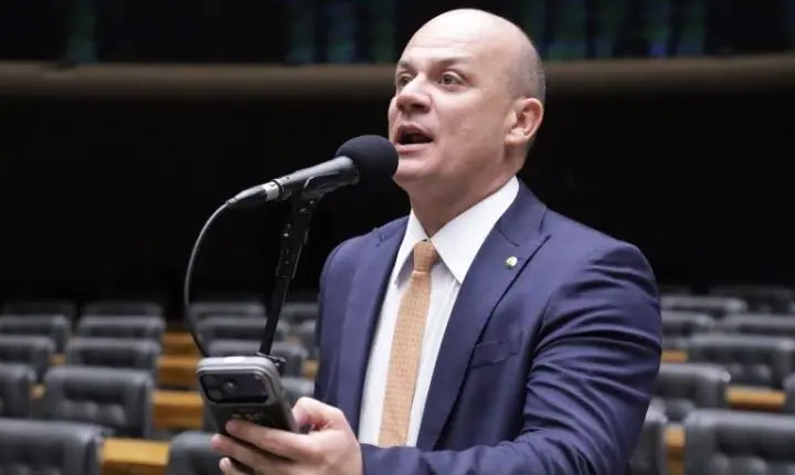 Câmara aprova novas regras para tempo de serviço de policiais e bombeiros