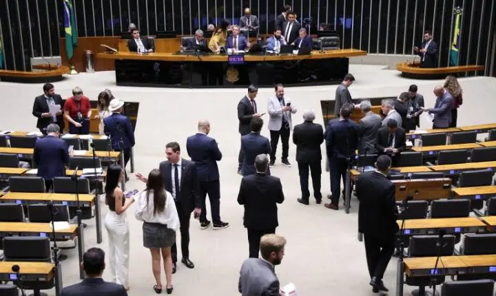 Câmara dos Deputados aprova PEC que estende imunidade tributária a entidades religiosas