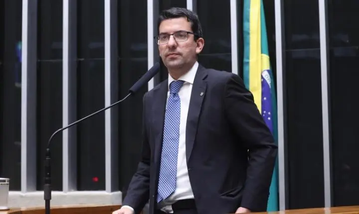 Câmara rejeita novo regime bancário para salvar instituições financeiras