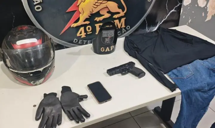Casal foi preso e acusado de assaltar posto. Ele disse que teve ajuda de funcionária.