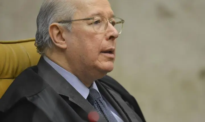 Celso de Mello critica Senado por 