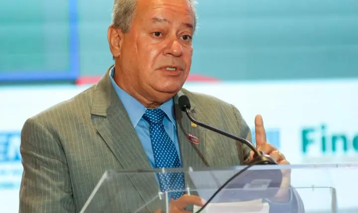 CNI alerta para risco às exportações brasileiras com possível tarifa de 25% dos EUA