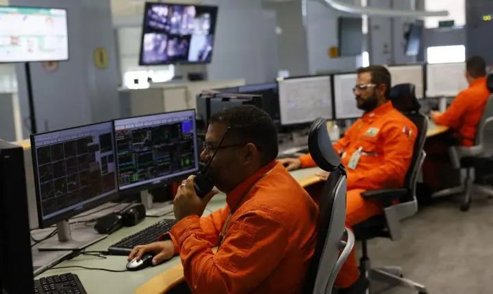 Mercado de trabalho aquecido leva taxa de subutilização ao menor nível histórico, segundo IBGE