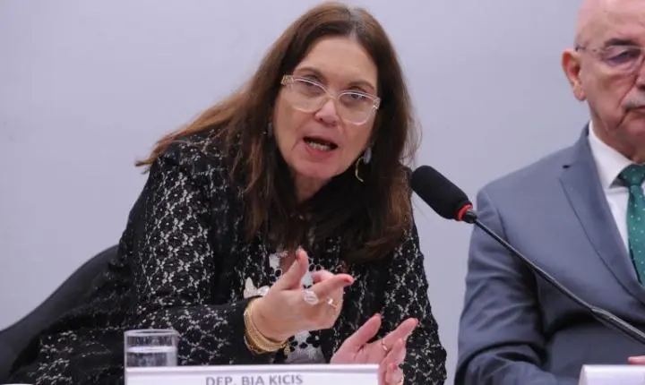 Comissão da Câmara aprova medidas de conscientização e campanha sobre a fibromialgia