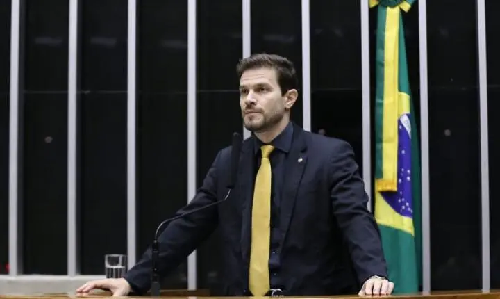 Comissão aprova reeducação obrigatória para autores de violência doméstica