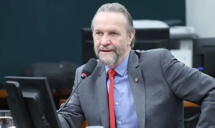Comissão de Educação da Câmara aprova parâmetros para acervos de livros em salas de aula