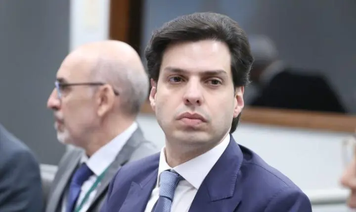 Comissão da Câmara aprova regras para abastecimento de aeronaves em solo