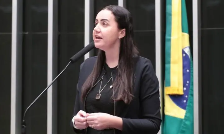 Comissão da Câmara aprova obrigatoriedade de escolas comunicarem suspeita de trabalho infantil ao conselho tutelar
