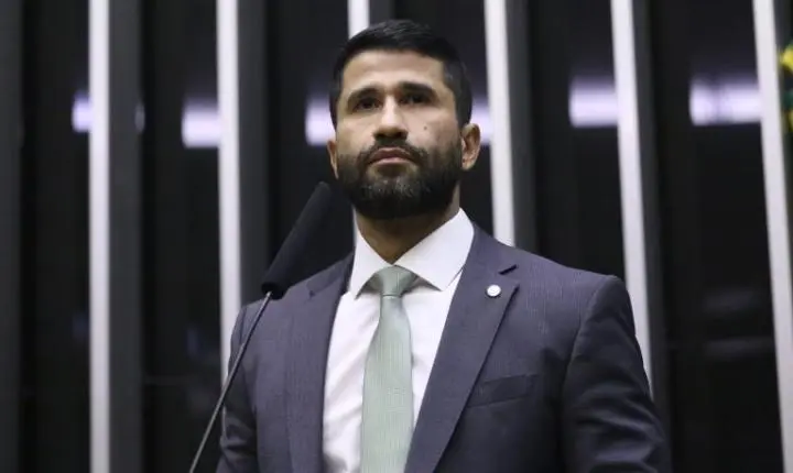 Câmara aprova reconhecimento da certificação de bombeiro mergulhador para atividade profissional