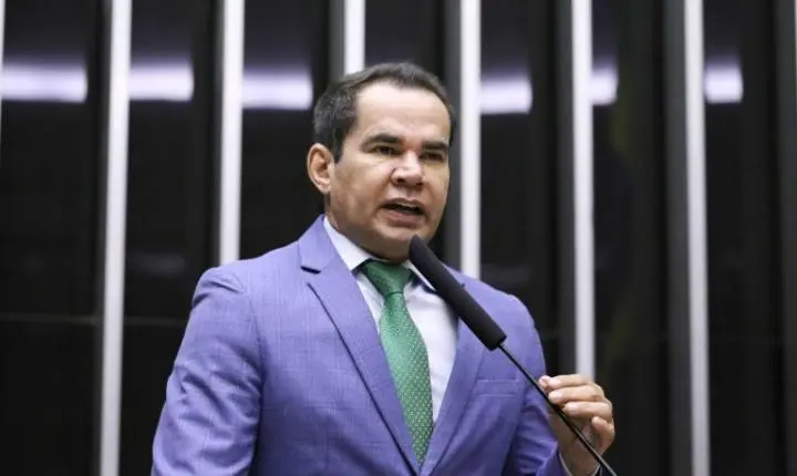 Câmara aprova recursos para qualificação profissional de pessoas com deficiência no setor cultural