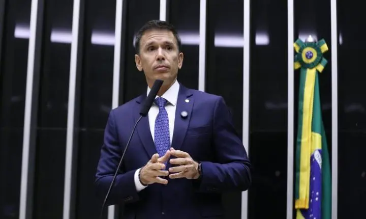 Câmara dos Deputados debate o preço do querosene de aviação e seus impactos nos consumidores