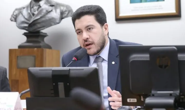 Câmara dos Deputados discute diretrizes para regulação de plataformas digitais