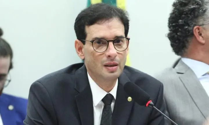 Câmara dos Deputados analisa parecer para o fim da escala 6x1 nesta quarta-feira