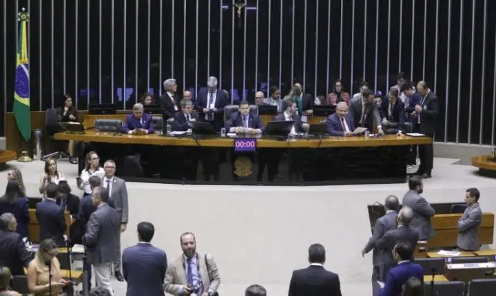 Congresso Nacional convoca sessão conjunta para analisar 90 vetos presidenciais