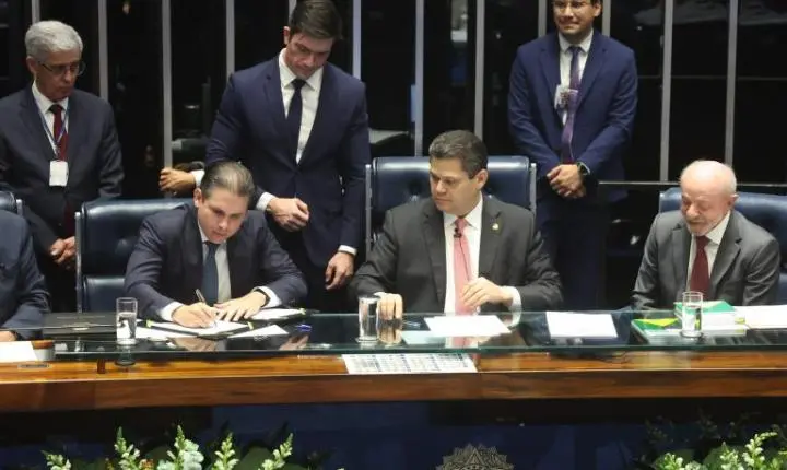 Congresso promulga aposentadoria especial para agentes de saúde