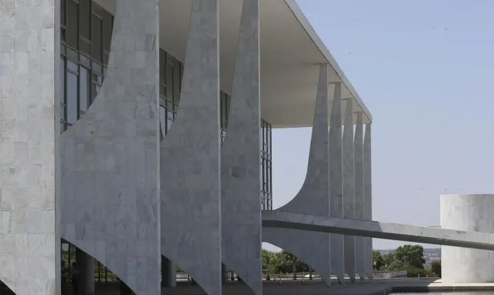Veja as principais atribuições dos chefes do Poder Executivo no Brasil