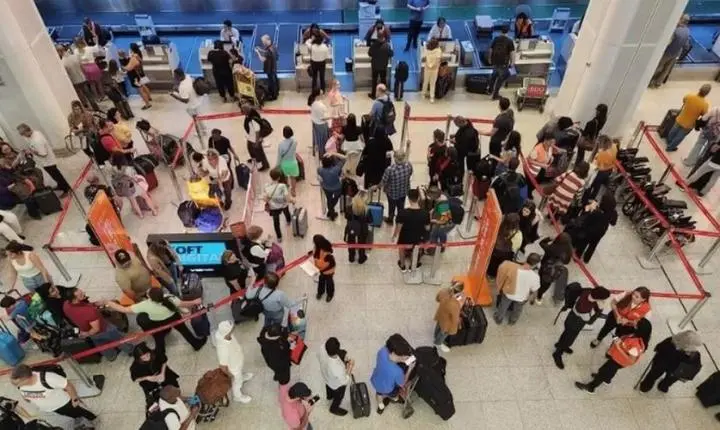 Crianças passam a ter assento garantido ao lado de responsáveis em voos