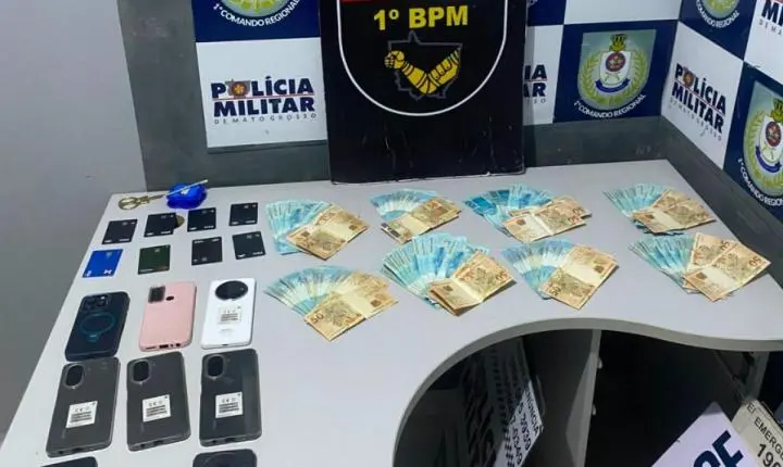 Criminoso é preso com mala de dinheiro e admite 'renda' de golpes online