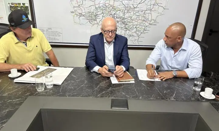 Deputado Juca do Guaraná e prefeito Mariano Balabam se reúnem com governador Otaviano Pivetta para tratar de melhorias em Rosário Oeste