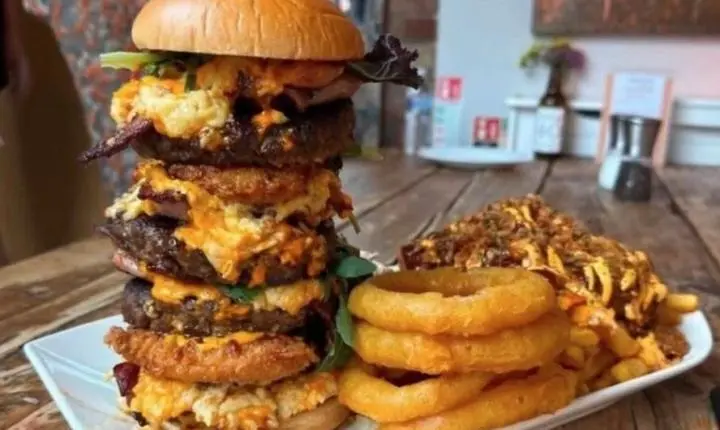 Desafio de 5 mil calorias em 1 hora agita pub na Inglaterra