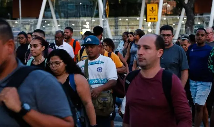 Taxa de desemprego no Brasil atinge 6,1% no primeiro trimestre, menor patamar para o período desde 2012