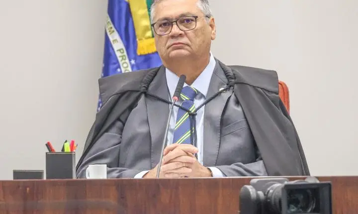 Flávio Dino determina afastamento do presidente do TCE do Maranhão
