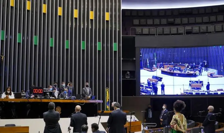 Ministro Flávio Dino intima partidos políticos a detalhar controle de emendas parlamentares