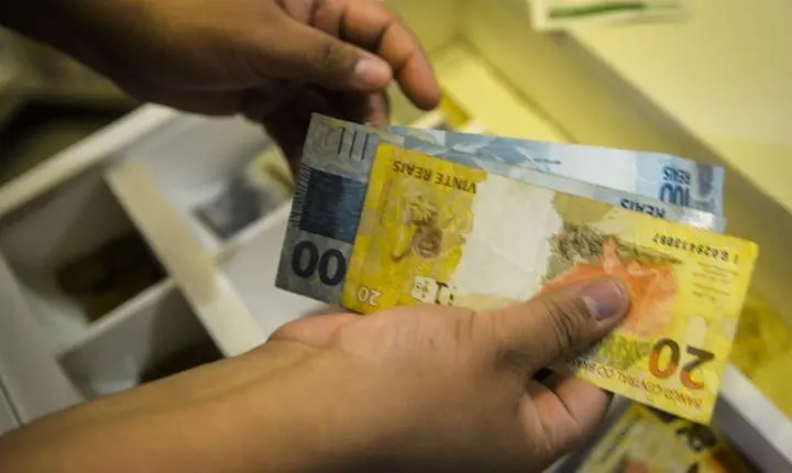 Rendimento do trabalhador: Distrito Federal e 15 estados registram valores recordes