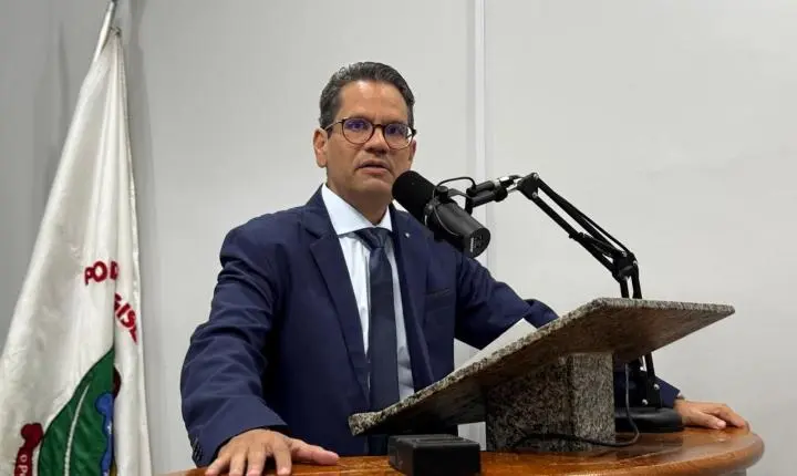 Dr. Emerson Andrade protocola chapa “Unidos por Nobres” na Câmara Municipal, com foco no desenvolvimento e diálogo institucional