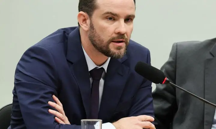 Ministro Dario Durigan participa de agenda do G7 e discussões sobre Inteligência Artificial na França
