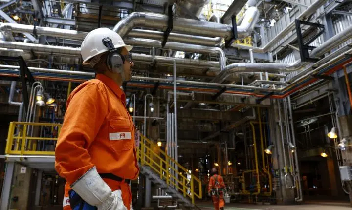 Economia brasileira registra leve avanço de 0,1% em abril, aponta FGV