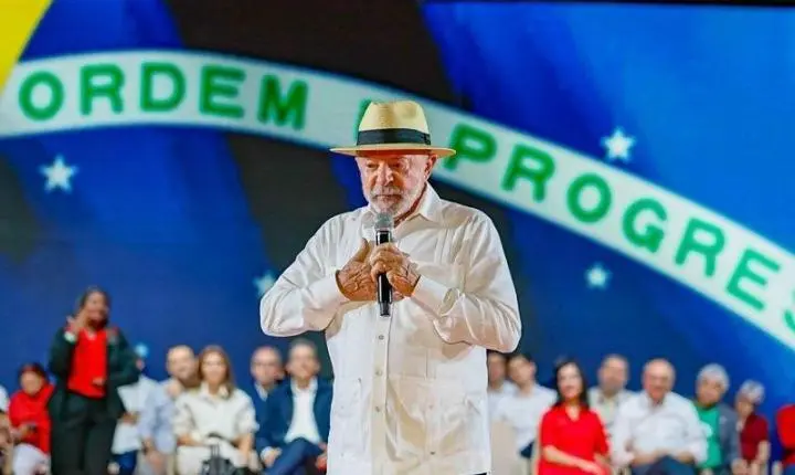 Em baixa, Lula anuncia R$ 15 bi para governo comprar dívidas de famílias