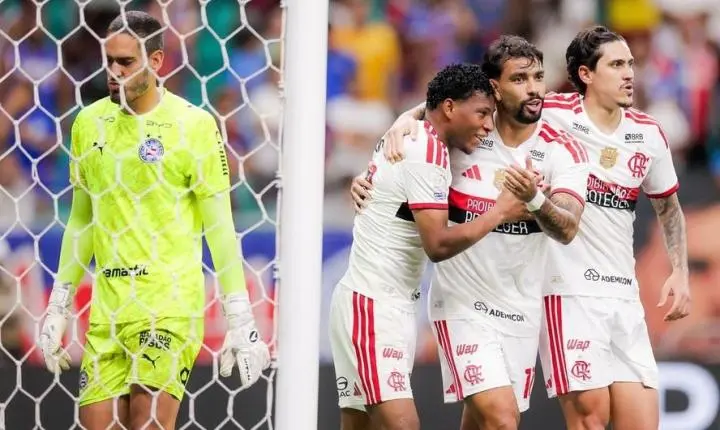 Em jogo dominante, Flamengo vence o Bahia fora de casa e segue na liderança do Brasileirão