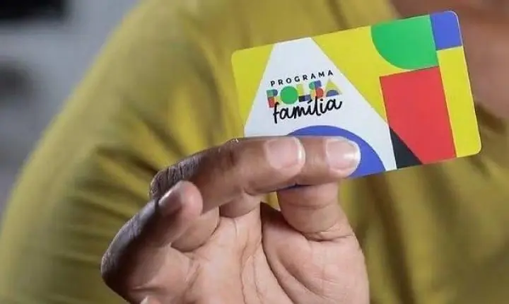 Em meio à corrida eleitoral, governo Lula anuncia reajuste de 15% para o Bolsa Família; piso sobe de R$ 600 para R$ 691