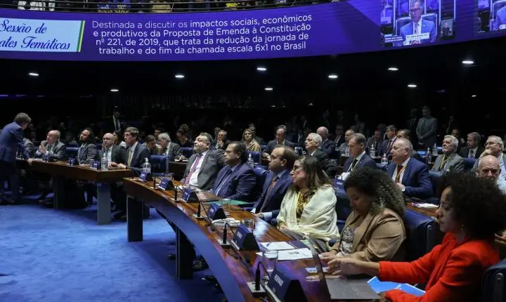 Senado sedia debate acalorado sobre a PEC 6x1 e a jornada de trabalho