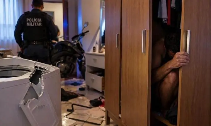 Ex invade residência, quebra pertences e é flagrado pela PM dentro de guarda-roupa