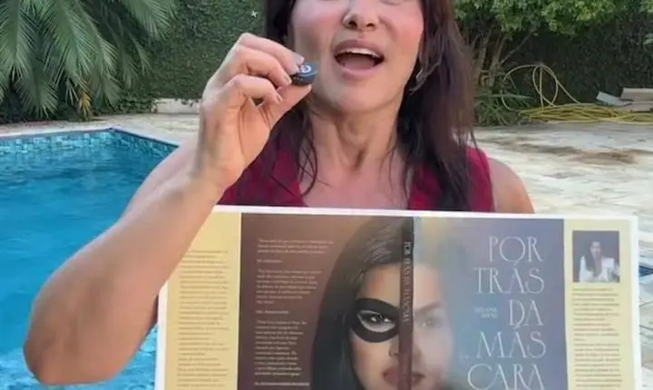 Ex-Tiazinha, Suzana Alves anuncia autobiografia 'Por trás da máscara'