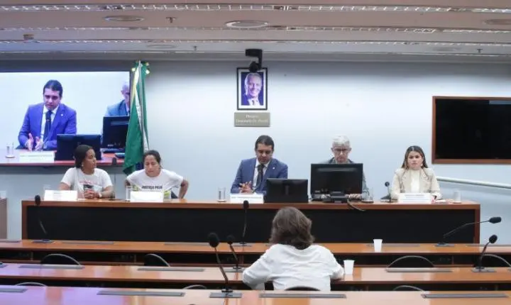 Mães cobram respostas em audiência sobre crianças desaparecidas no país