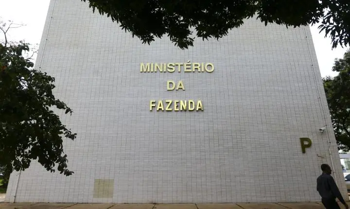 Ministério da Fazenda alerta sobre golpes e site falso do programa Desenrola Brasil
