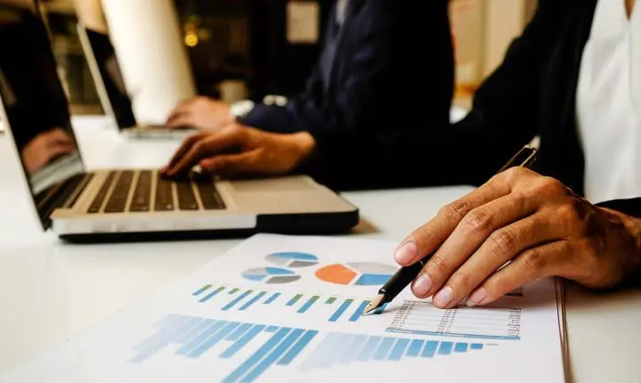 Ferramentas financeiras ajudam comerciantes a gerir negócio
