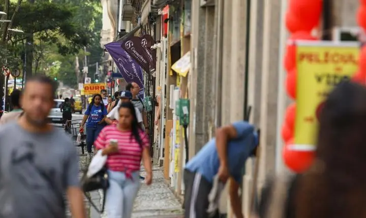 Fim da escala 6x1 traz esperança de mais tempo para a família e saúde