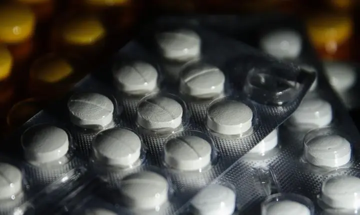 Fiocruz inicia produção nacional de medicamento para esclerose múltipla no SUS