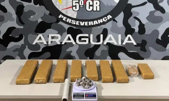 Força Tática prende mulher e apreende dois adolescentes com tabletes de maconha