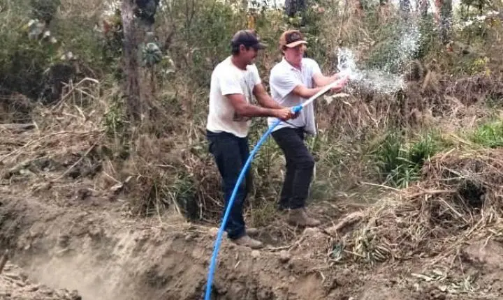 Gestão e comunidade constroem juntos rede de água em Rosário Oeste
