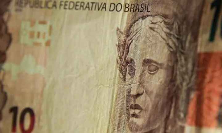 Governo de São Paulo aplica multa recorde de R$ 1 bilhão contra a Fast Shop
