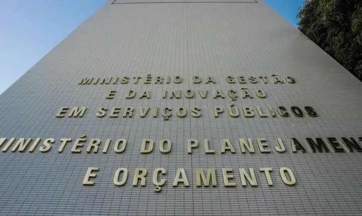 Governo federal libera crédito suplementar de R$ 5,2 bilhões para áreas sociais