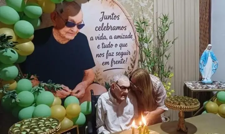 Homem mais velho do mundo ganha festa de 114 anos no Ceará