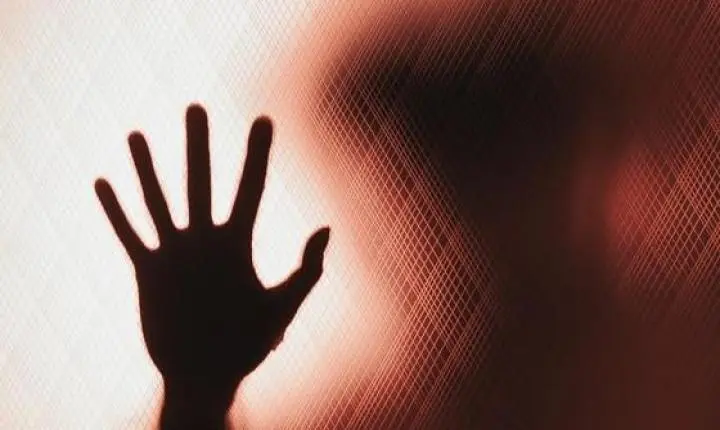 Homem mata mulher a facadas em Feliz Natal se esconde para não ser preso