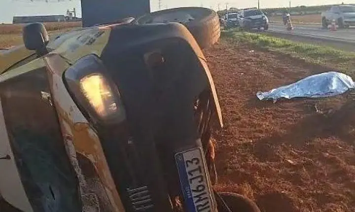 Homem morre após batida entre bicicleta elétrica e Fiorino na BR-364